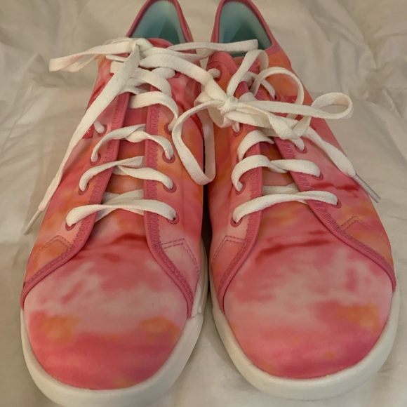 Brand New Reebok Shoes - Picture 2 of 3